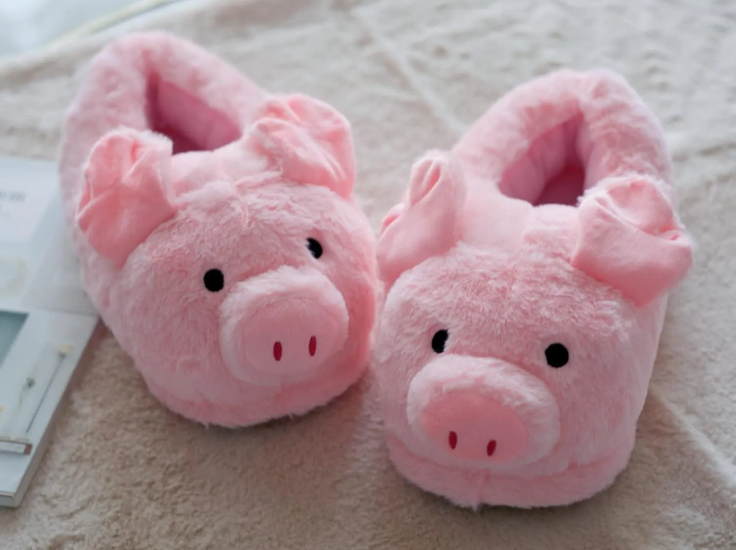 Cartoon animal cotton shoes, interesting pig cotton shoes, indoor and outdoor thermal shoes, men's and women's winter adult shoes